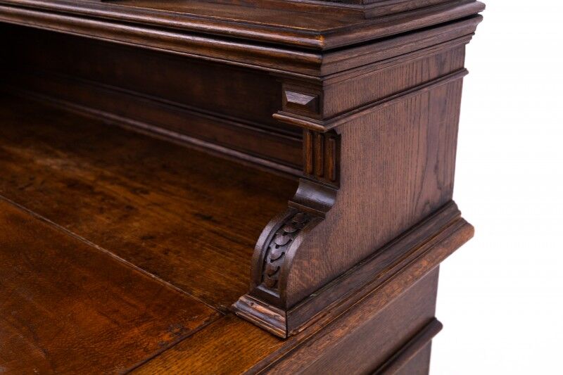 Bureau de style Renaissance antique, France, vers 1880.