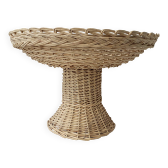 Wicker bowl on foot