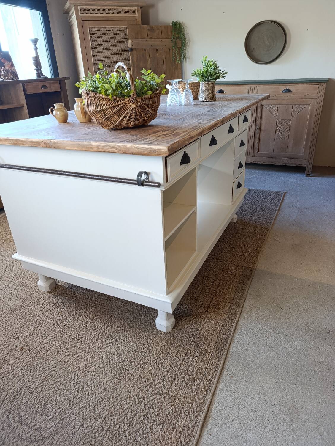 Island, kitchen counter