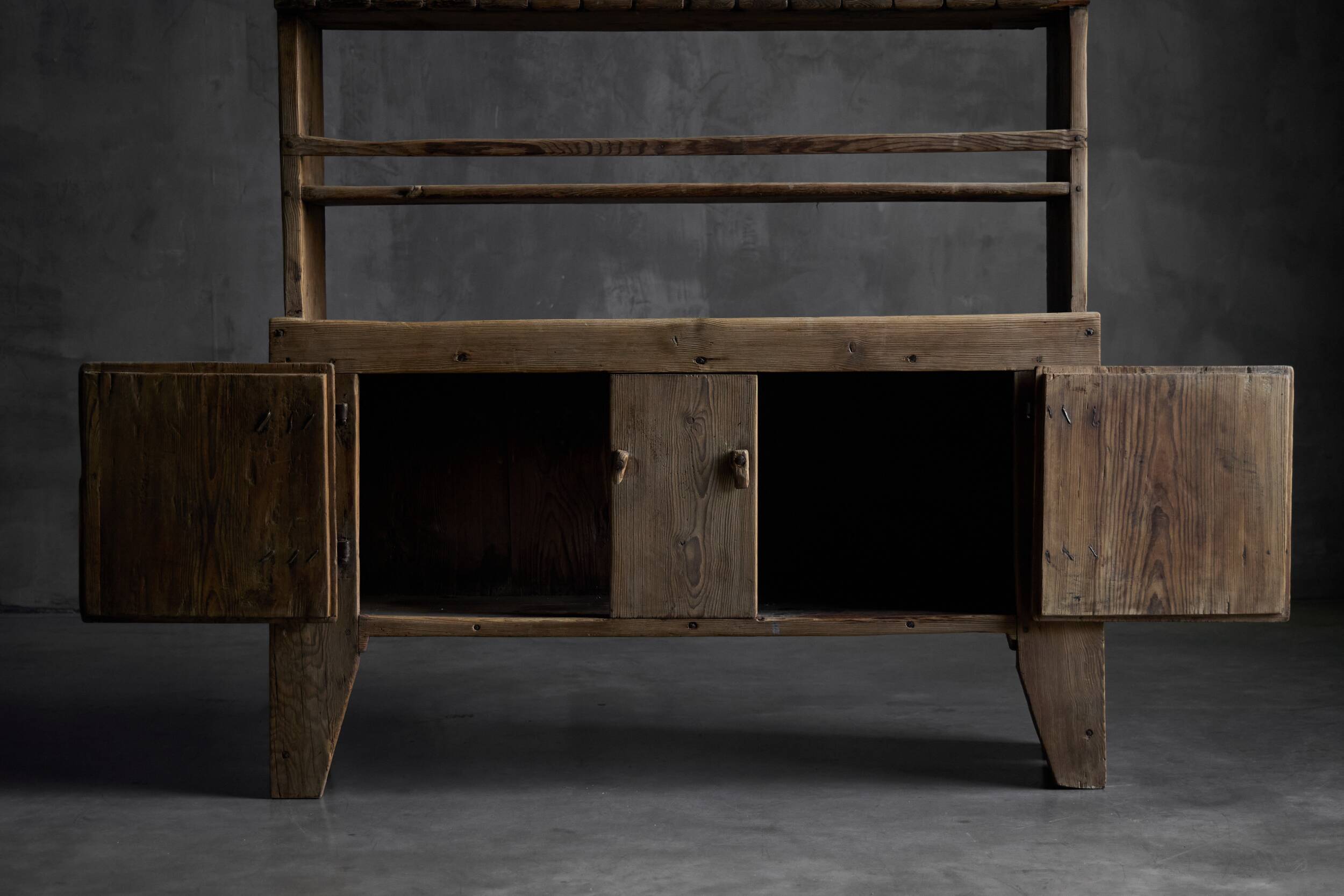 Cabinet rustique primitif, France, 19e siècle