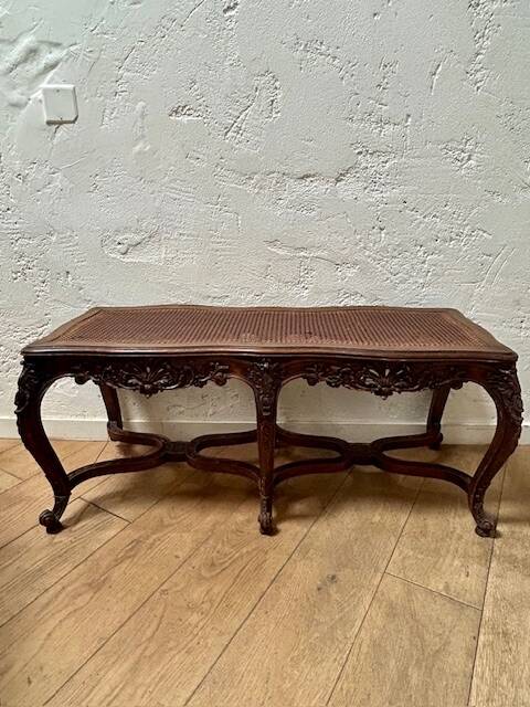 Cane crisscross bench seat