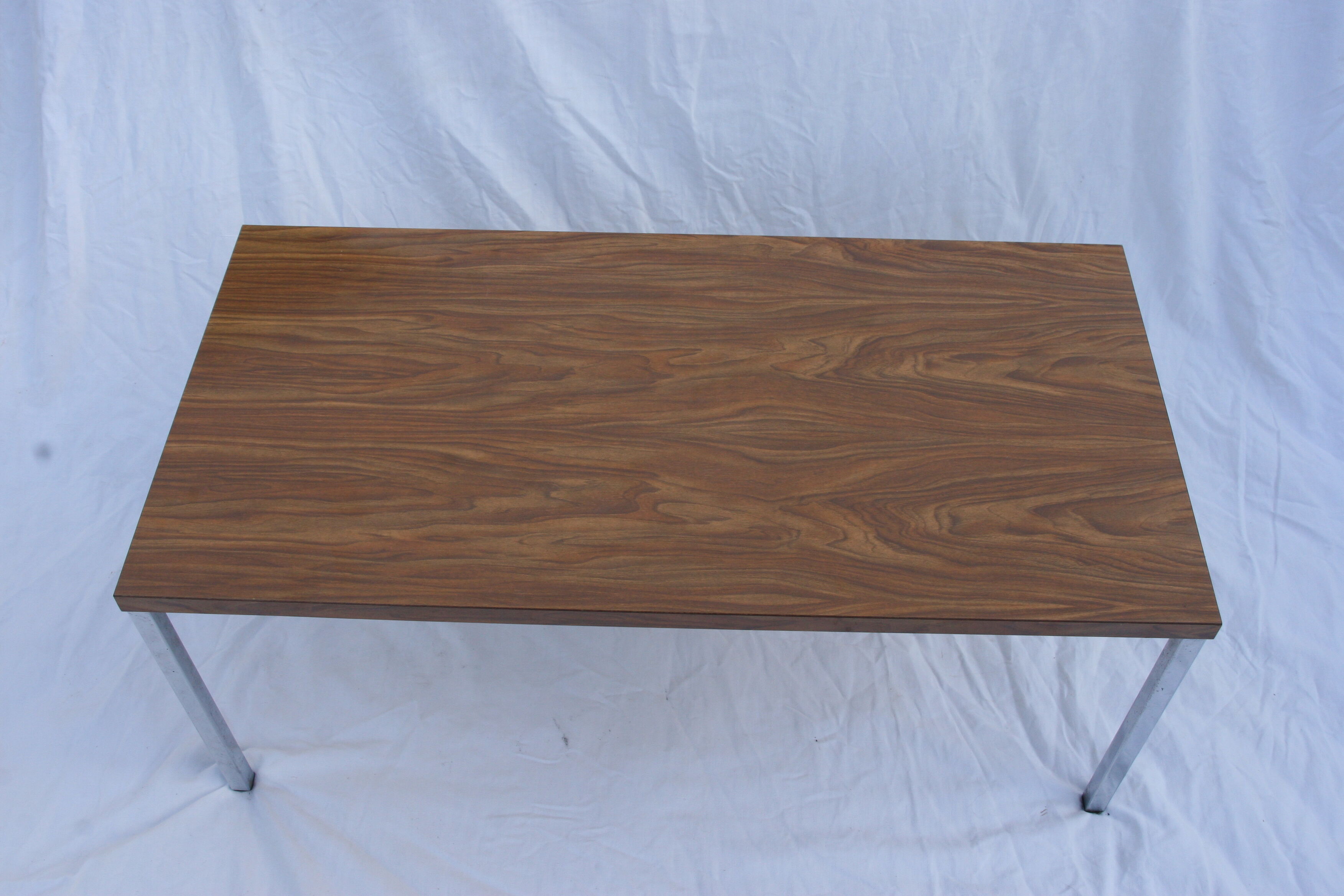 Table low vintage