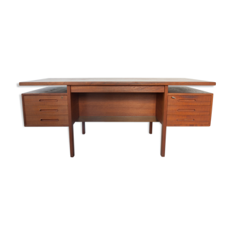 Bureau danois en teck conçu en 1962