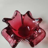 Floral/Corolla shaped pocket emptier. Murano Italy/Chambord by Fratelli Toso. In pink blown glass. Diam 18 cm