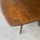 Table Ercol 1960's 'Old Colonial 377' avec étiquette bleue