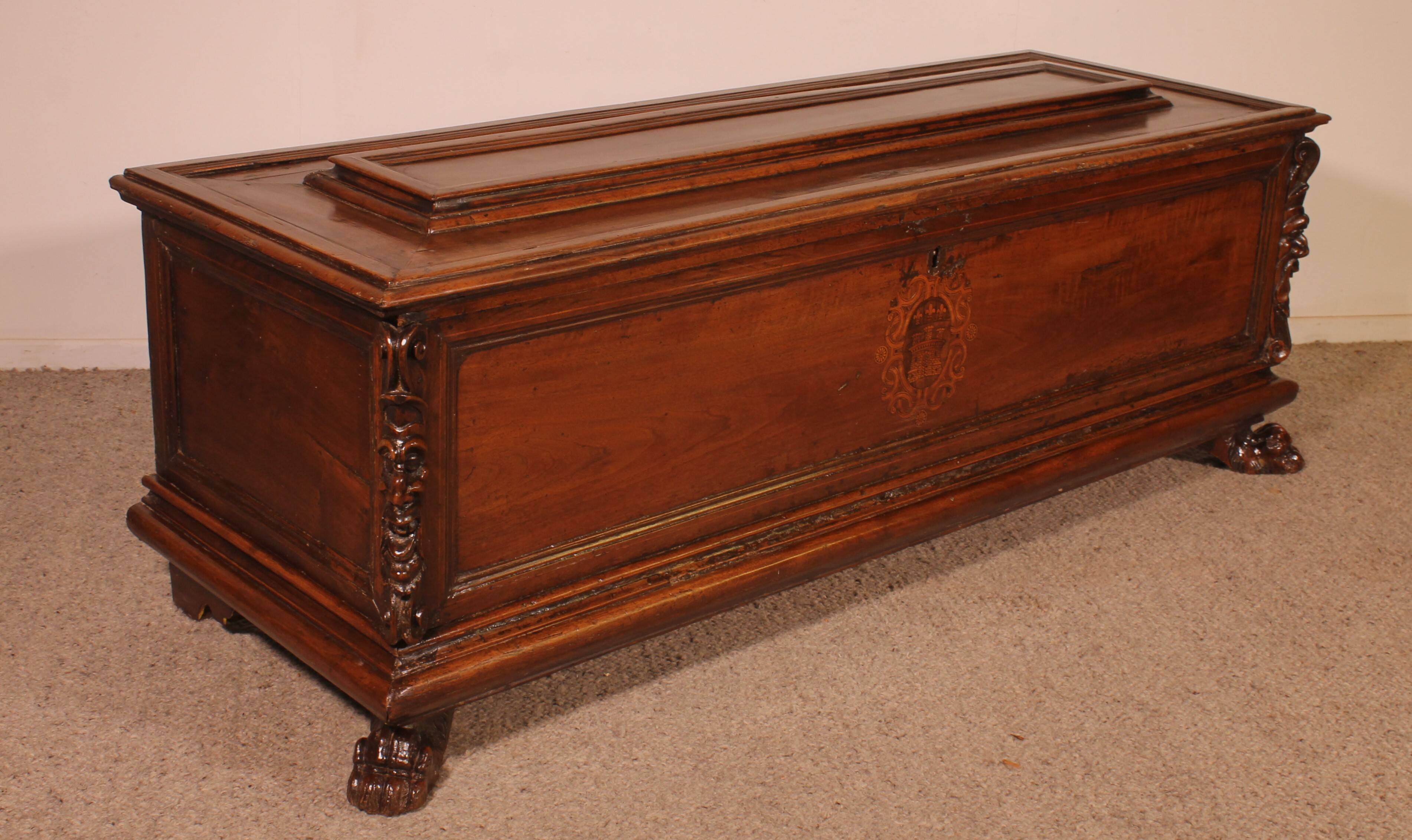 Italian Renaissance Cassone or Wedding Chest in Walnut - 16th Century