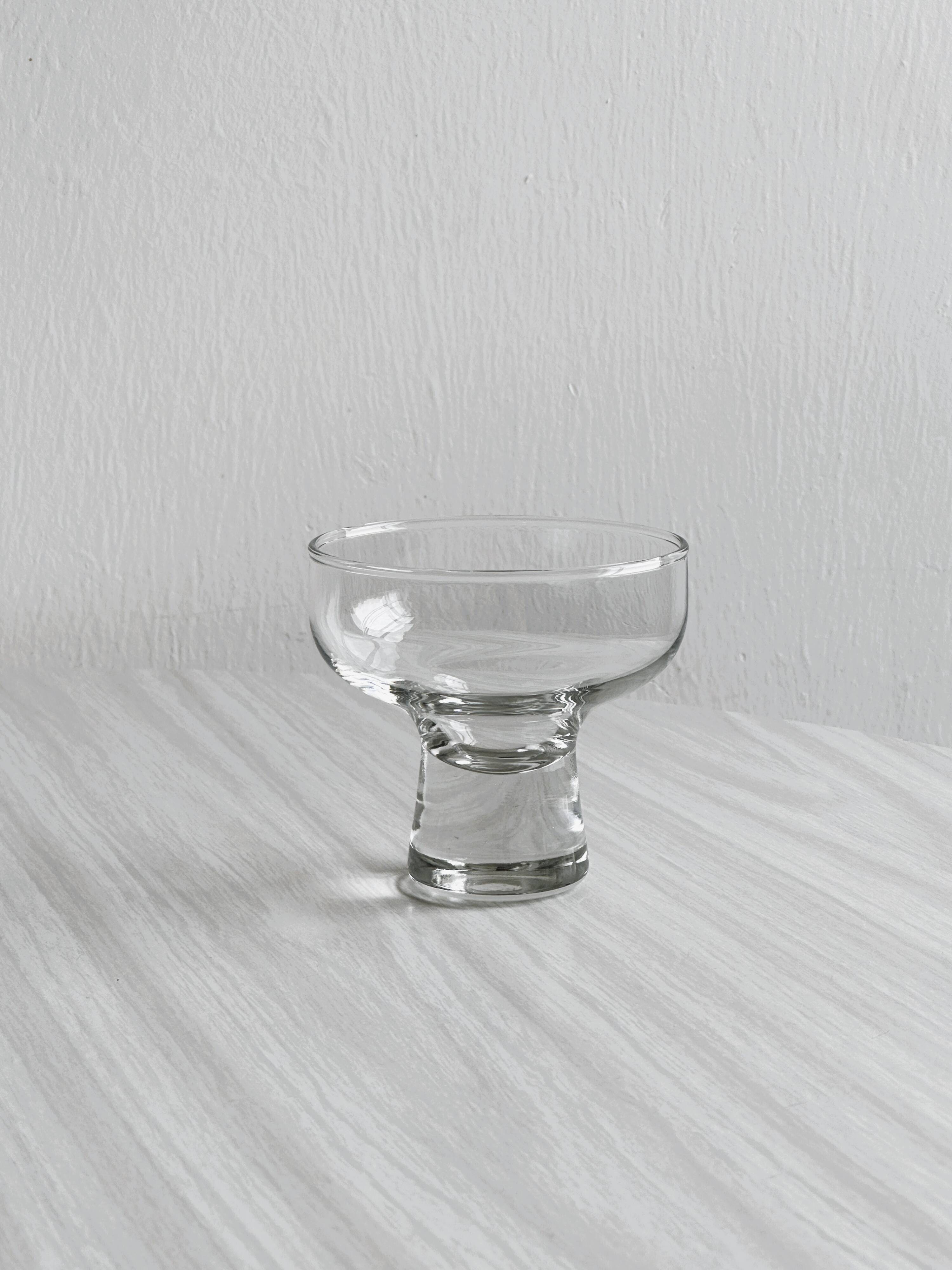 6 clear glass cups