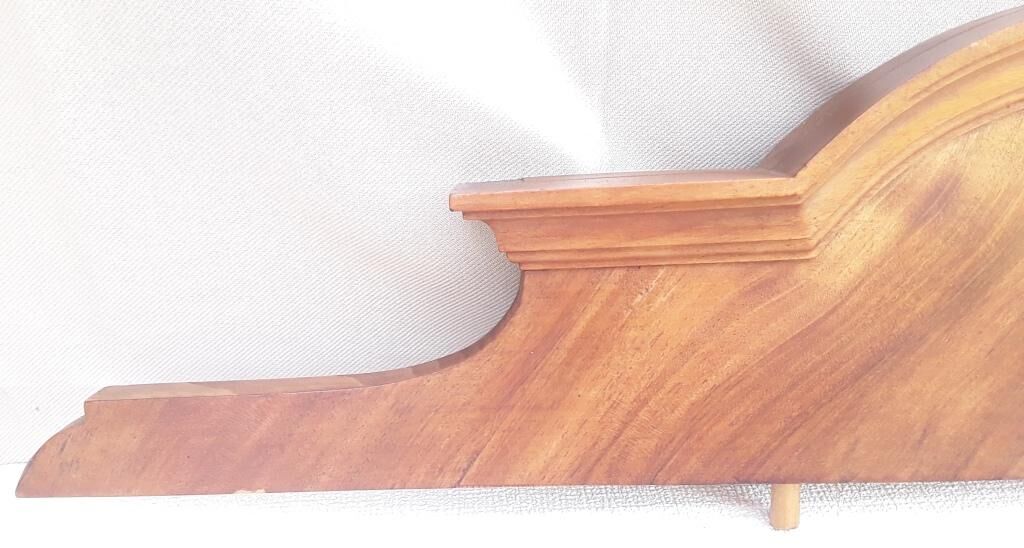 Pediment carved in walnut