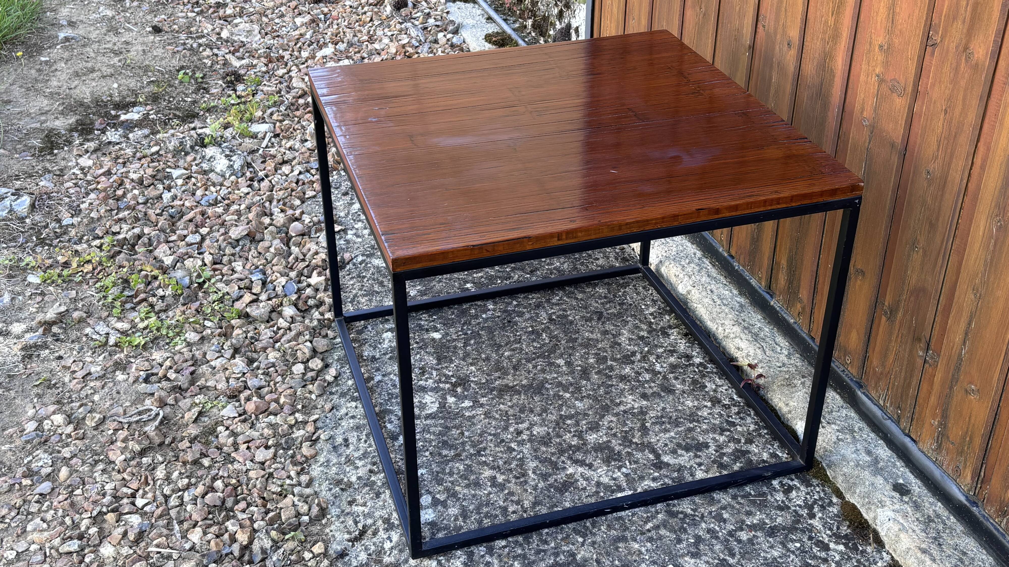 Table d'appoint minimaliste en bois & acier noir