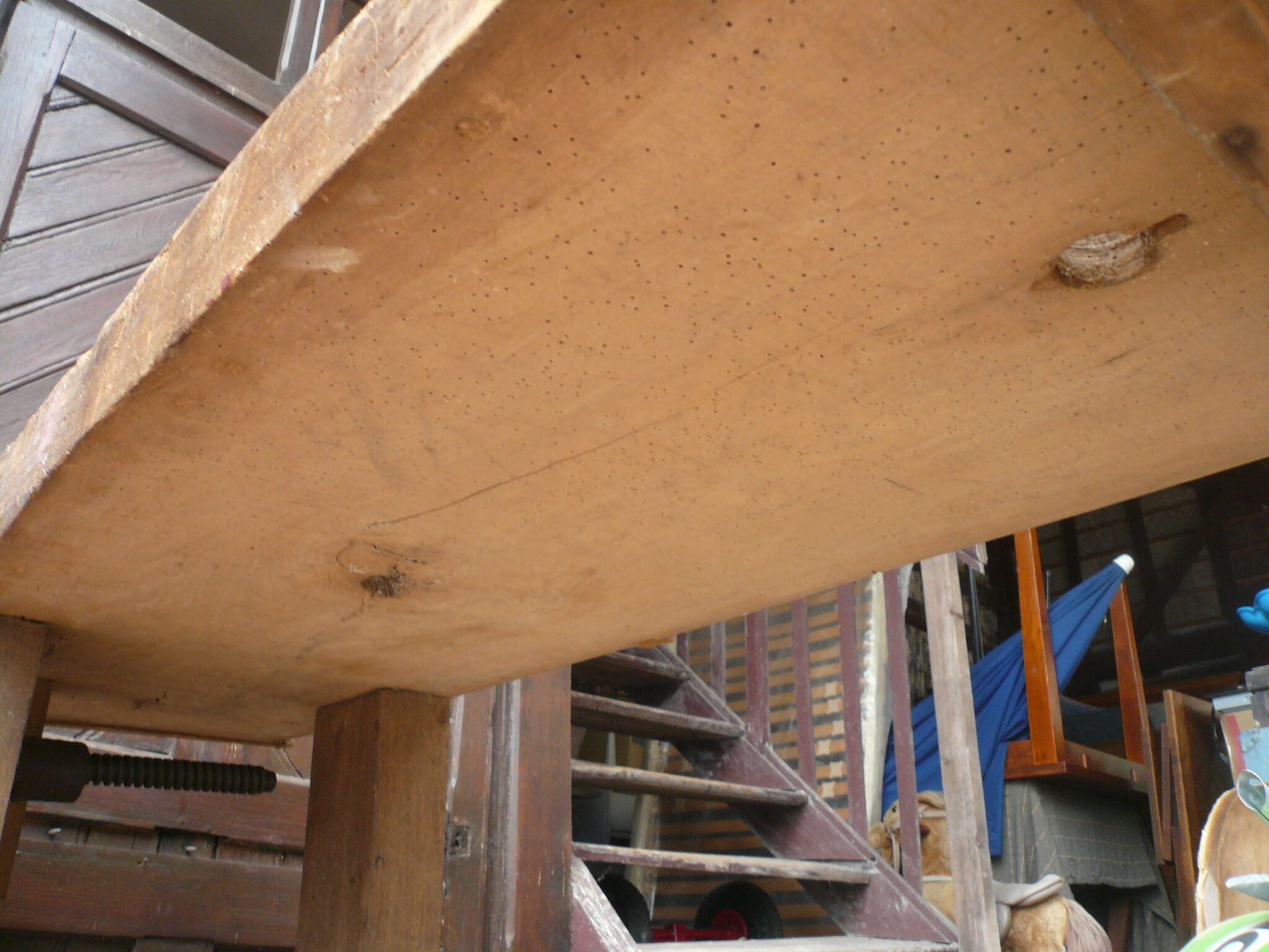 Massive wooden workbench