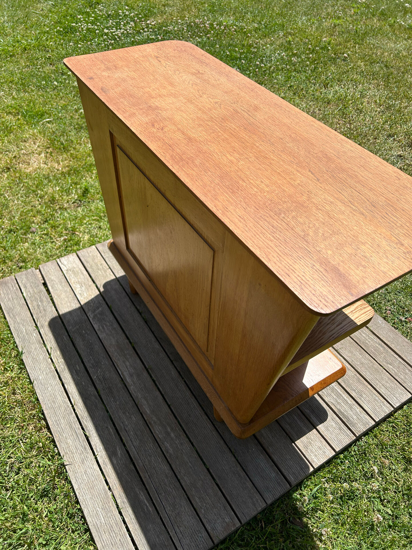 Small vintage solid light oak bar from the 1950s.
