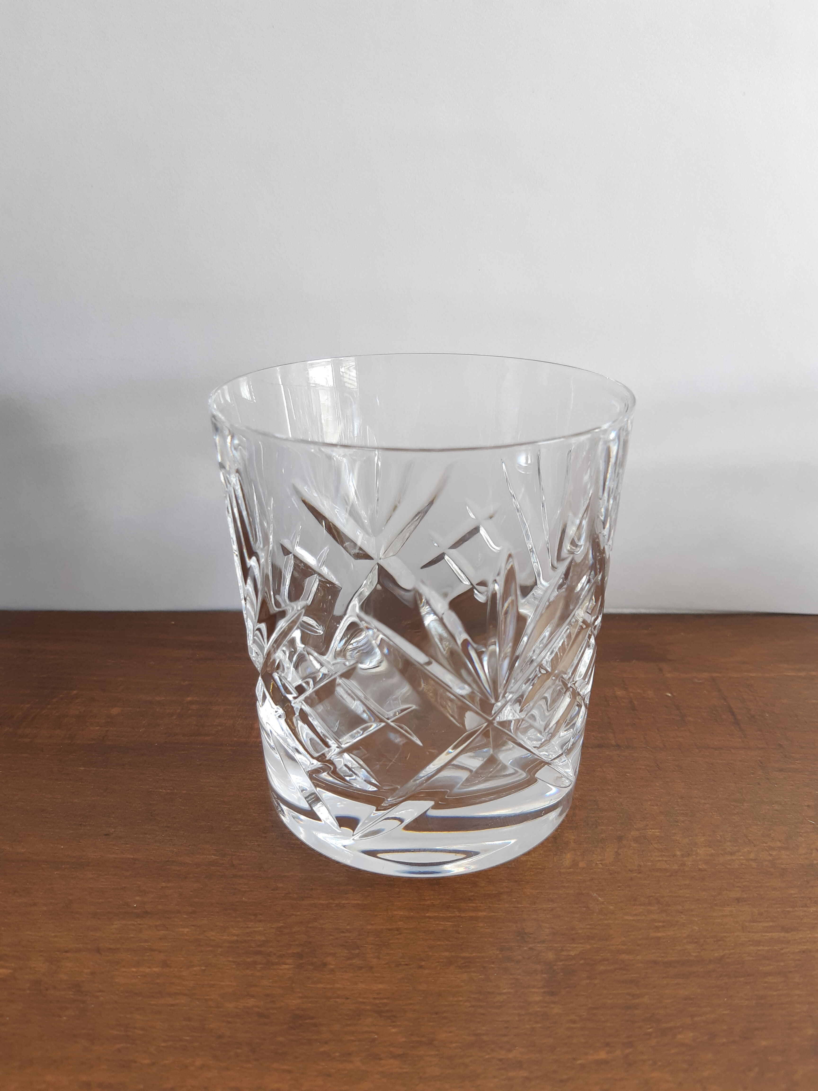 Set of 4 glasses of crystal whisky signed