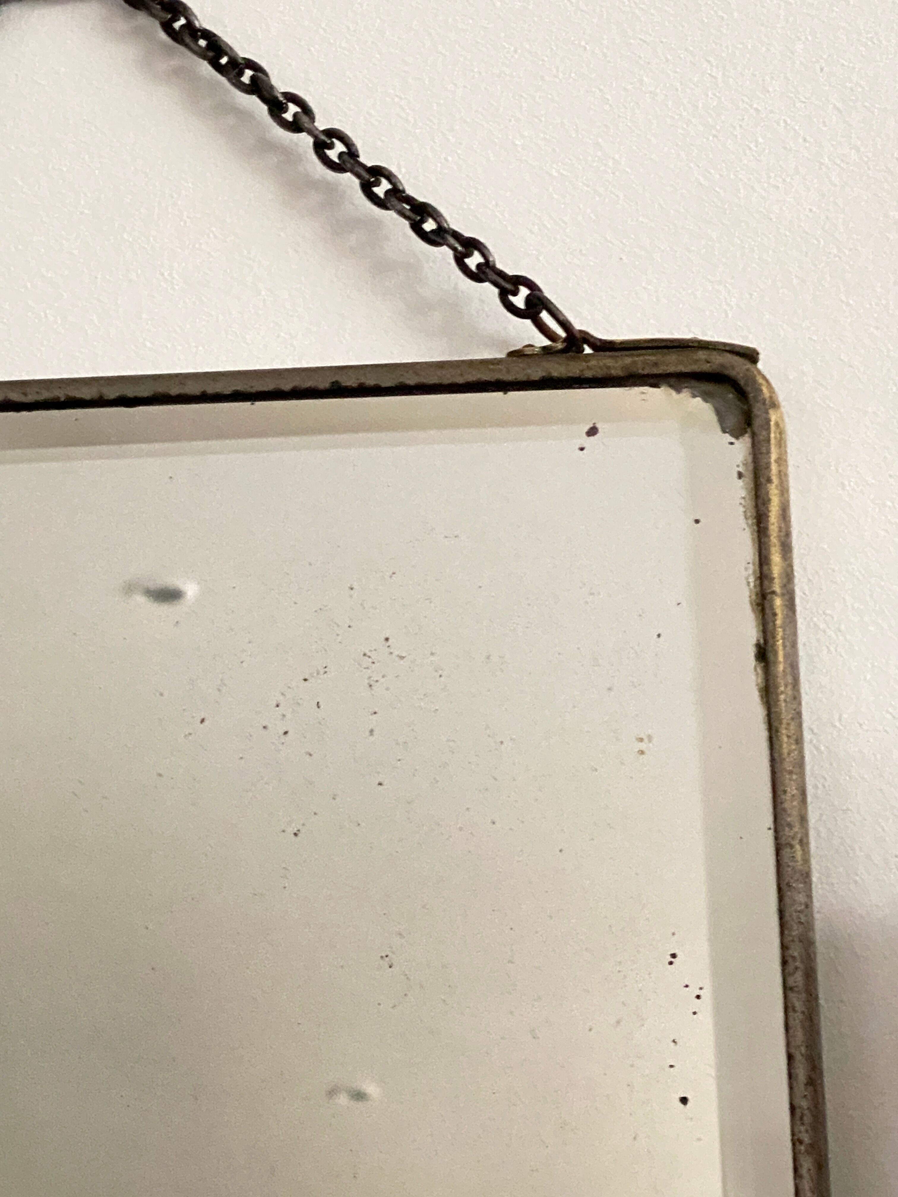 Barber mirror with chain 33 x 28 cm