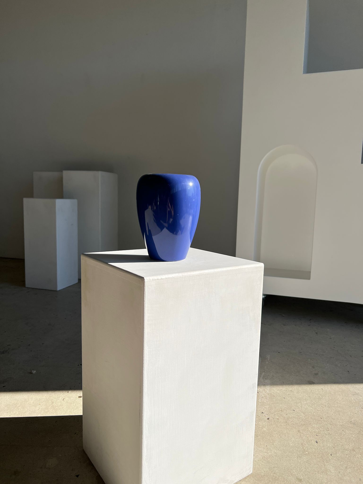 Modern vase oblong dark blue / dark purple H:19cm