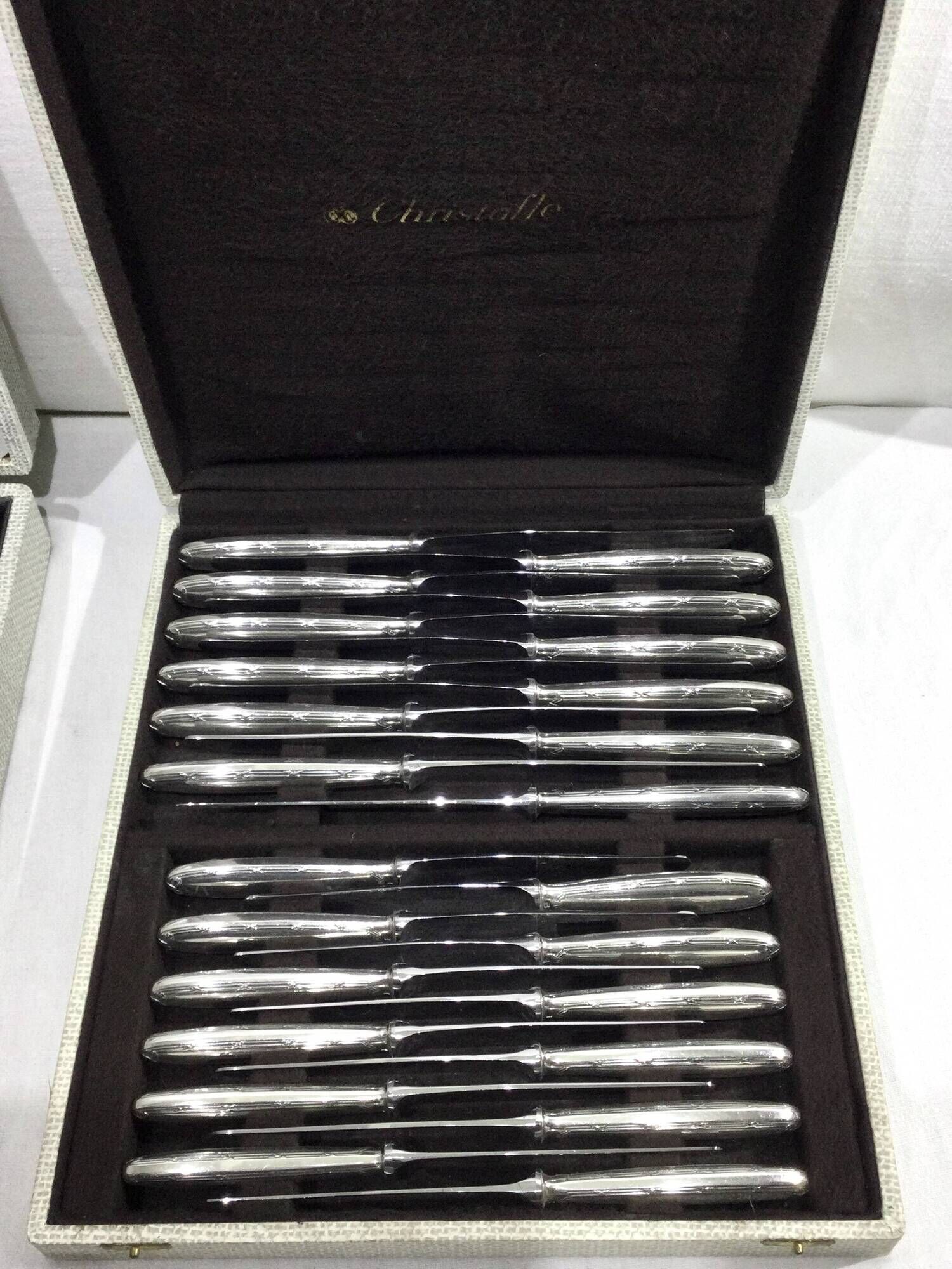 Christofle - Ménagère 61 pièces Rubans Croisés Métal Argenté
