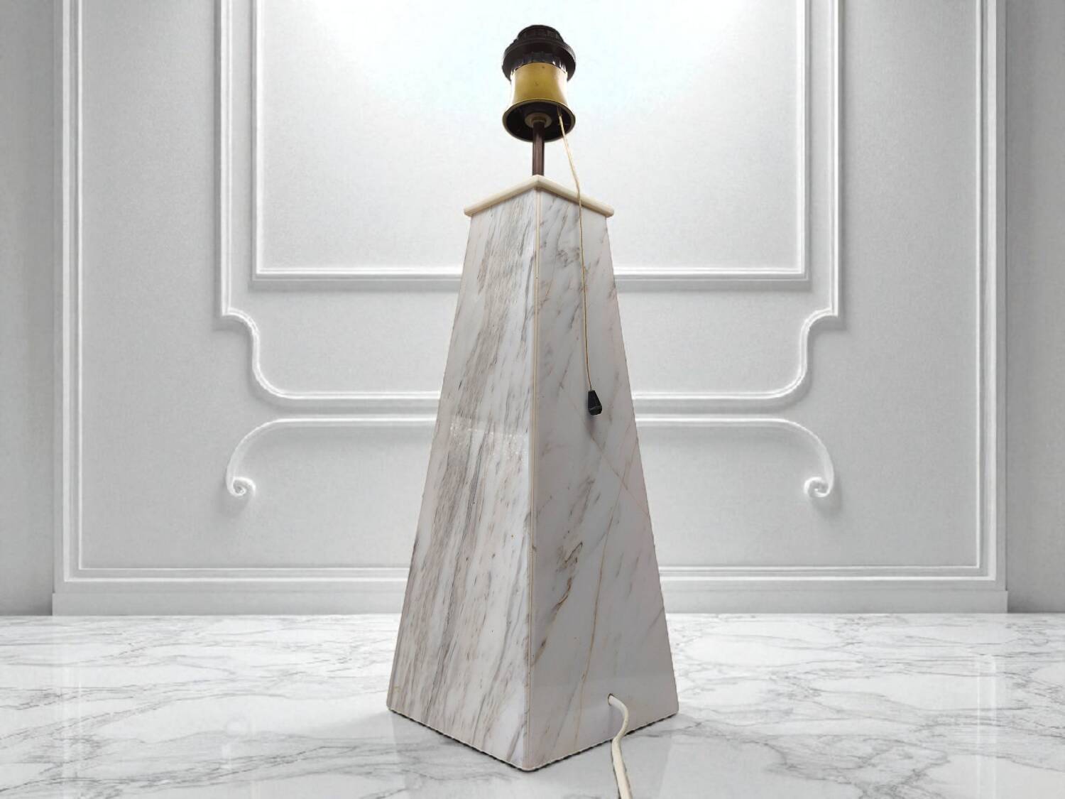 Mid-20th Century Marble Table Lamp – Elegant Tapered Design