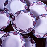 Art Deco earthenware plates: 10 flat and 11 soup plates
