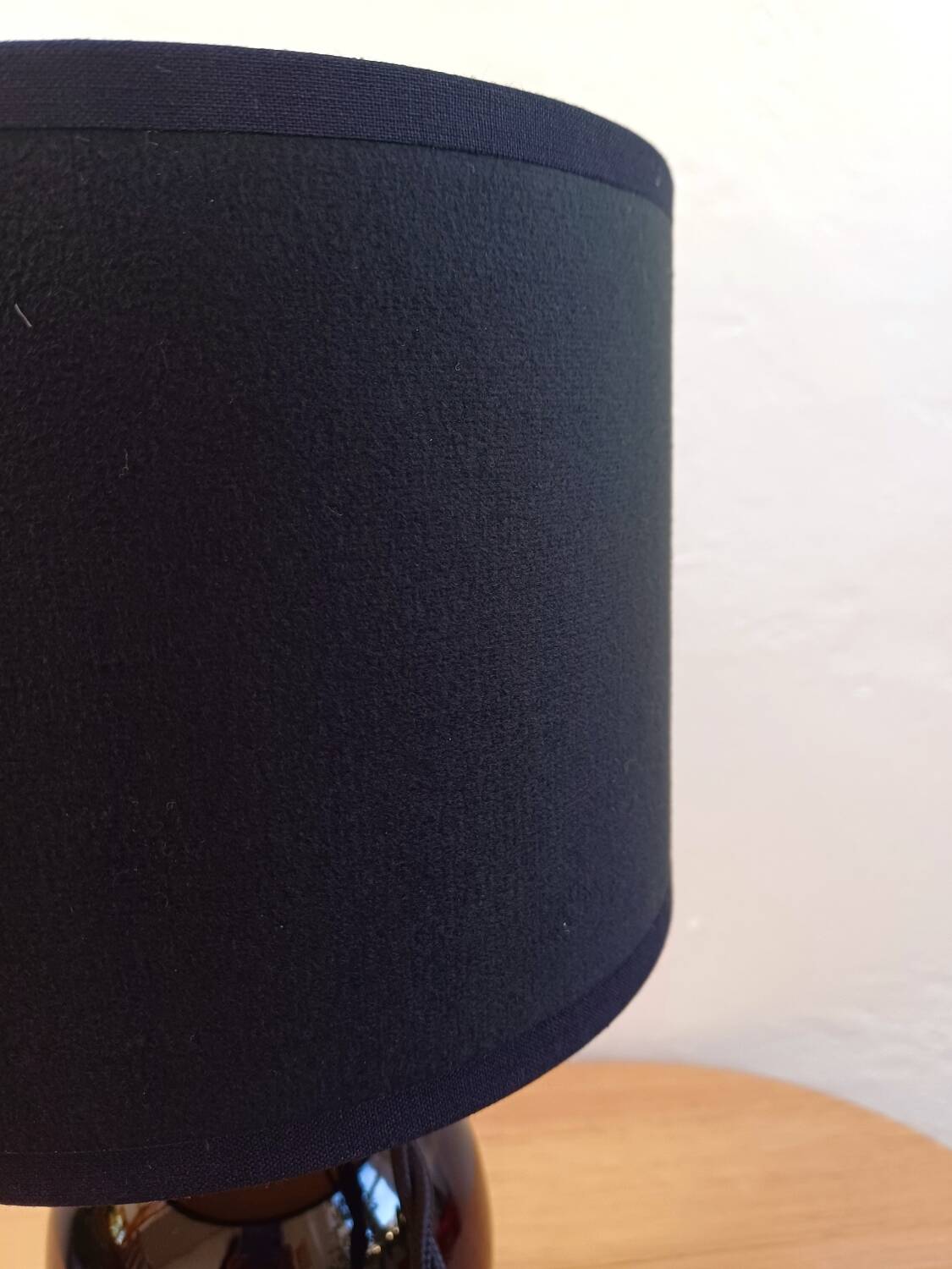 Lampe de table vintage en opaline noire avec abat-jour en velours neuf