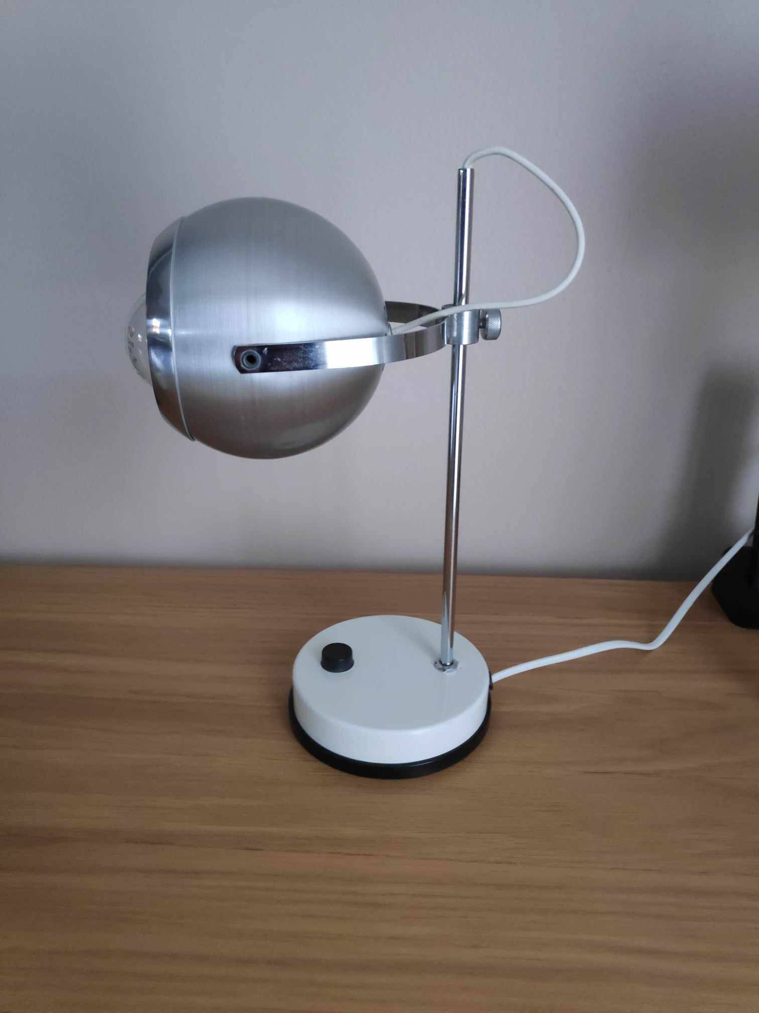 Vintage eyeball table lamp