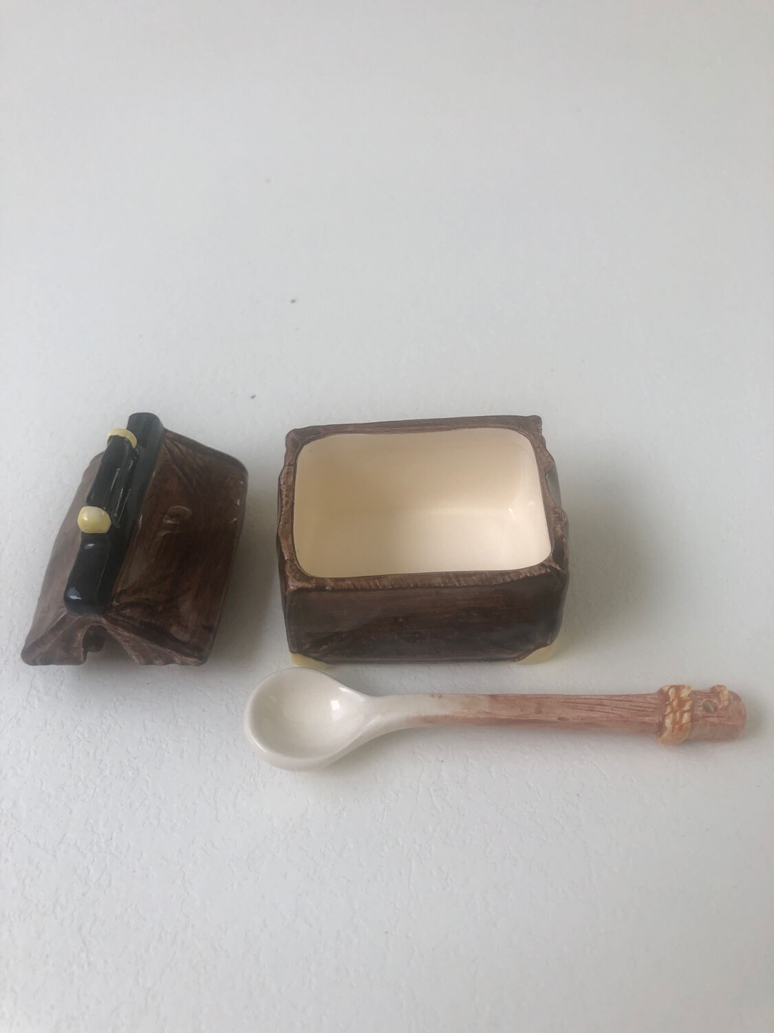 Salt shaker, pepper and mustard maker, dog, cat