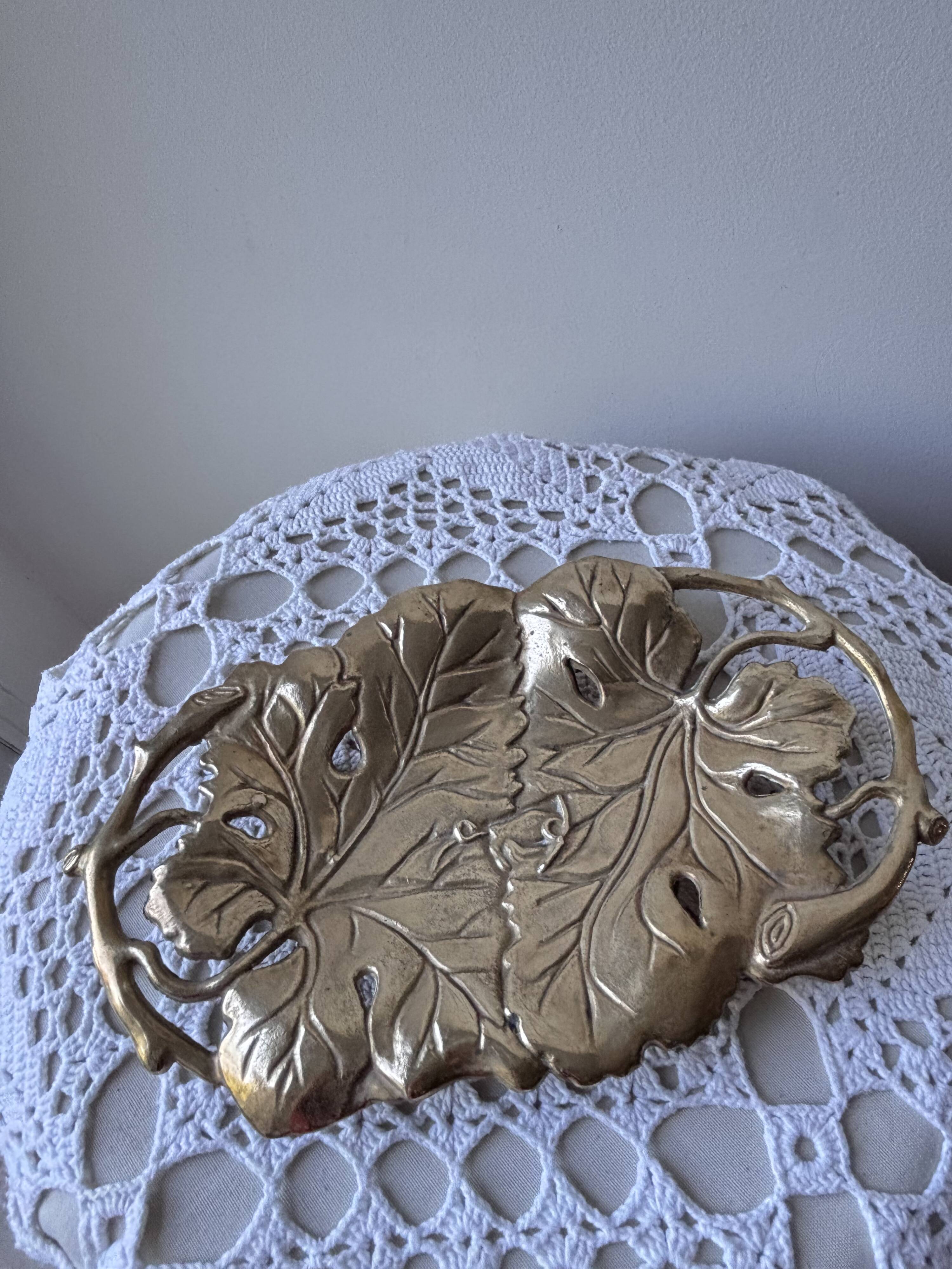 Brass catchall - leaves and branches, Art Nouveau style