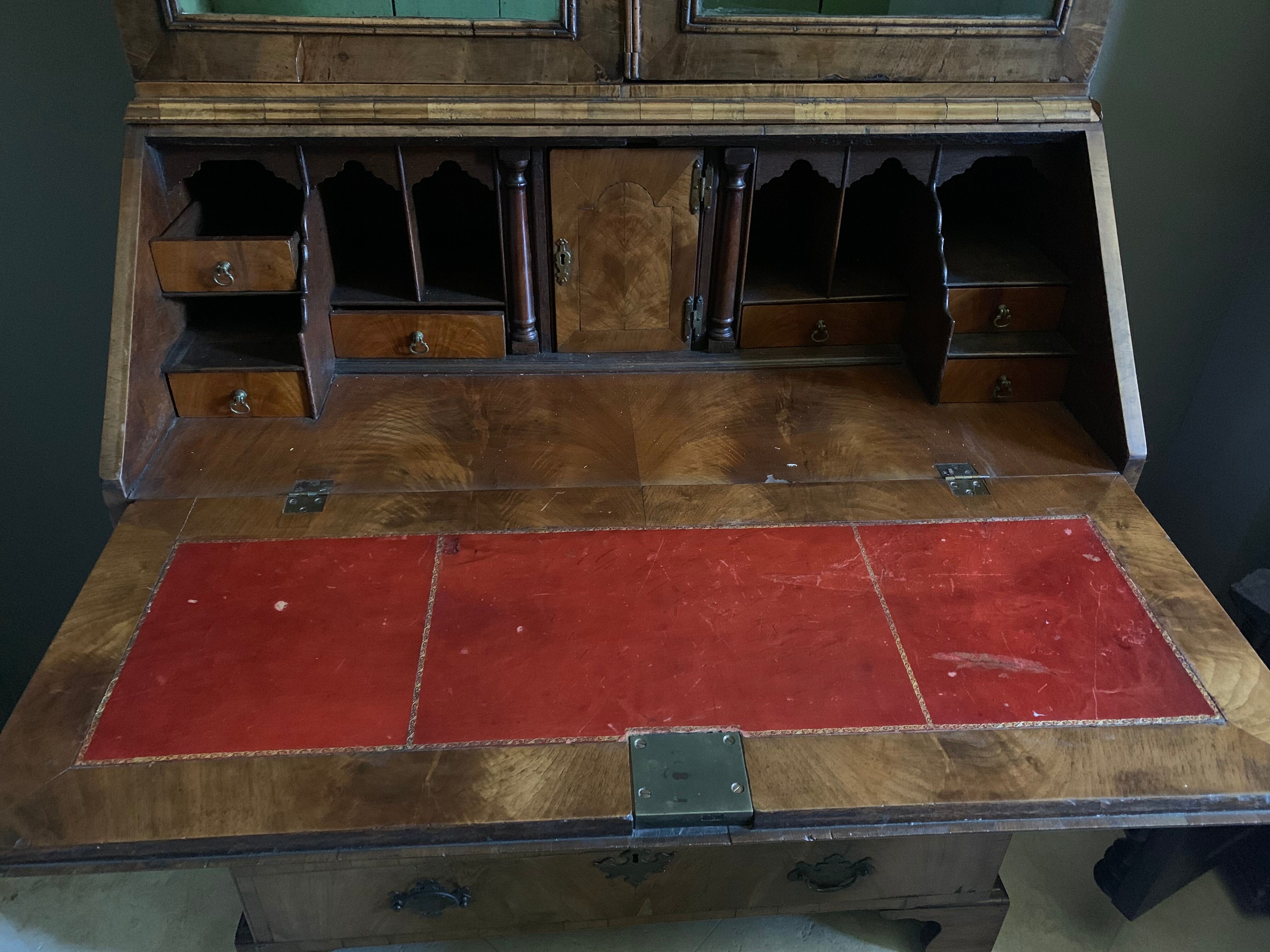 English secretary with library