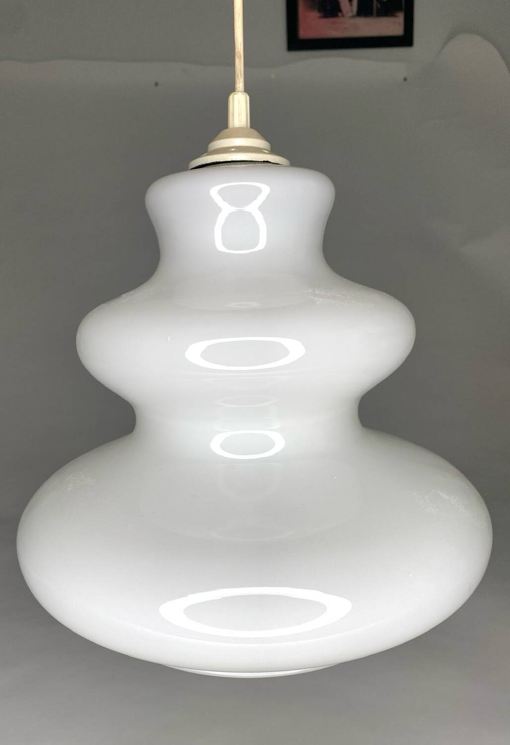 Large wavy white opaline pendant lamp