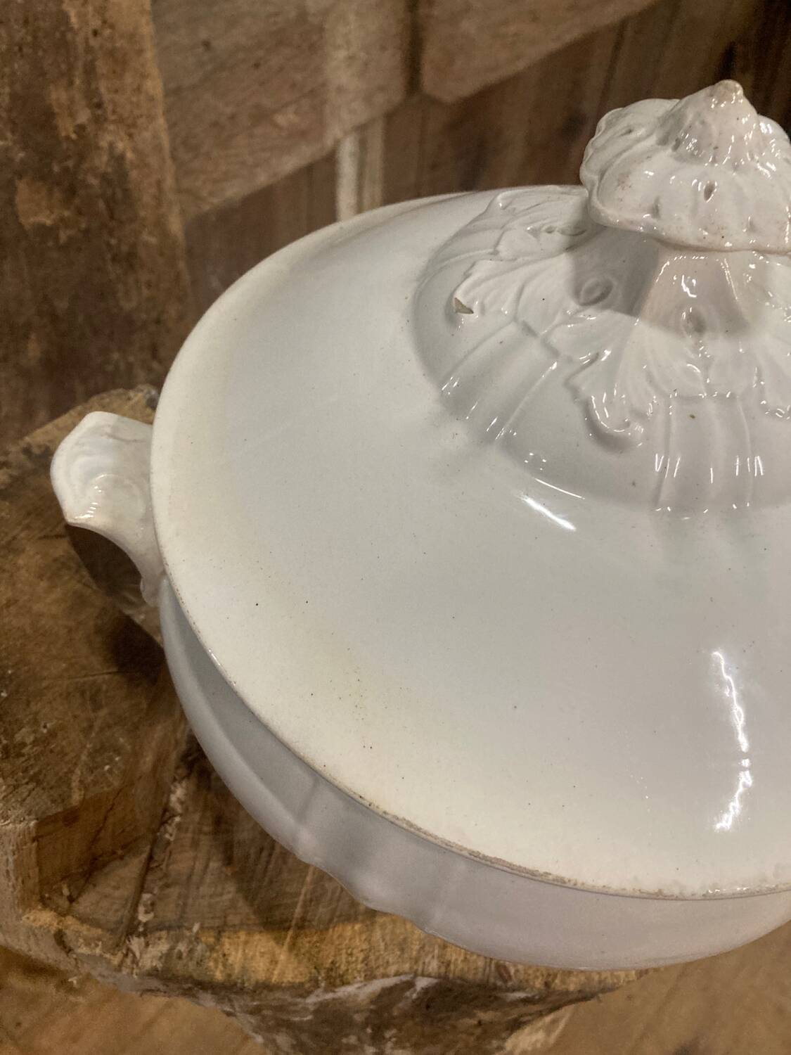19th century Paris white porcelain tureen