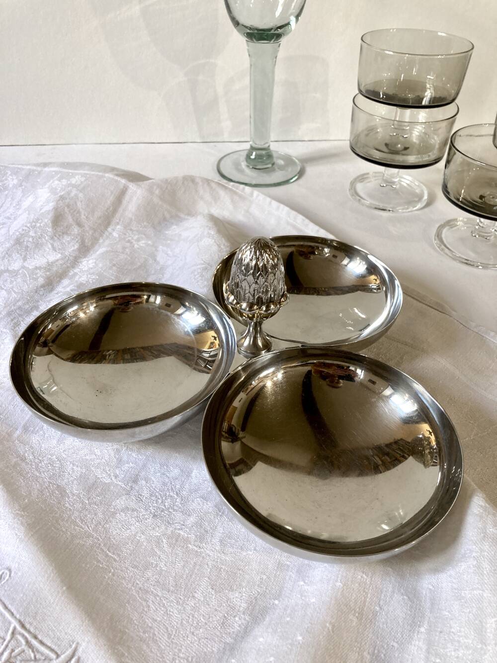 Silver-plated aperitif server / metal beggar, pine cone handle