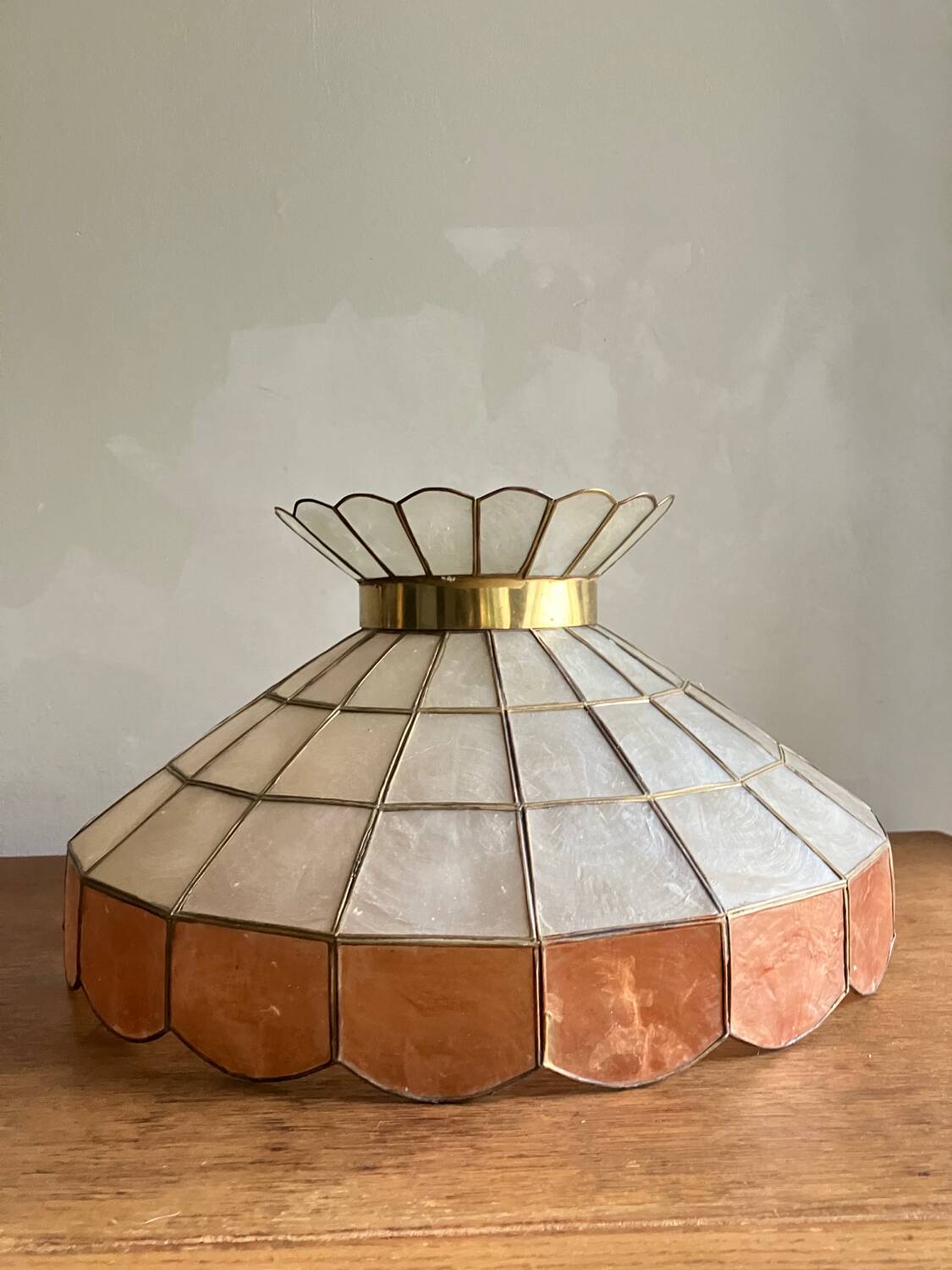 Vintage mother-of-pearl pendant light