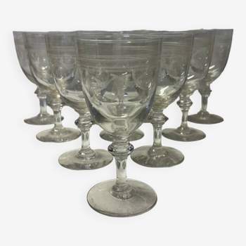 Ensemble de 10 verres à vin anciens