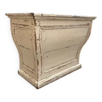 Patinated counter from the 19th century