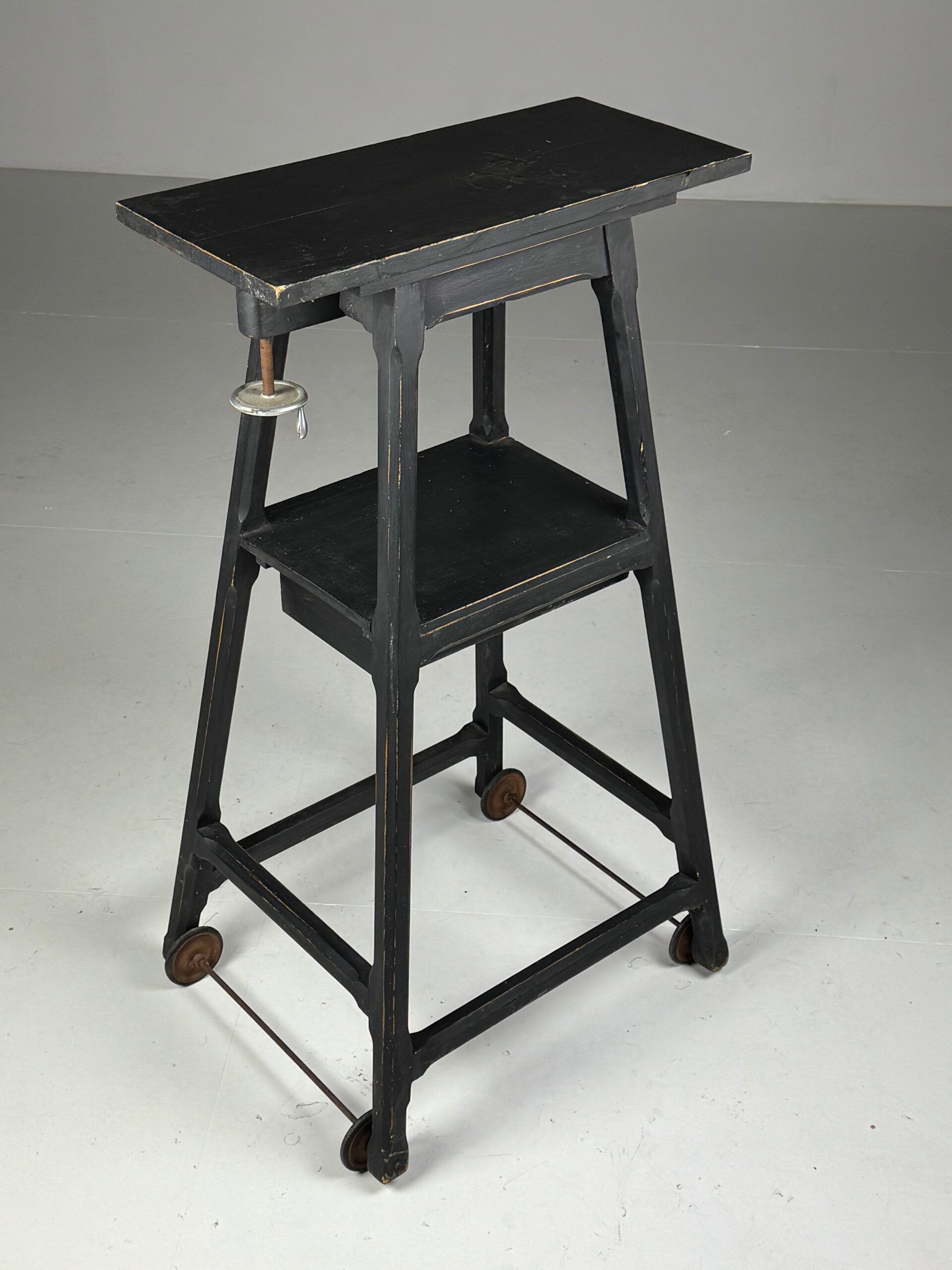 Sculpture pedestal column black