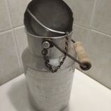 Pot à lait ancien