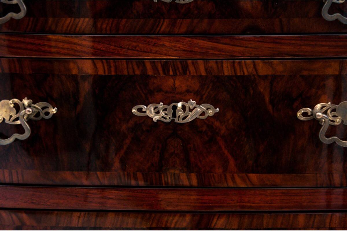 Walnut chest of drawers, Northern Europe, circa 1890. After renovation.