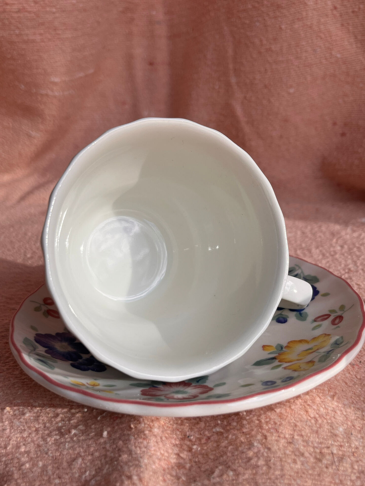 2 cups and saucers Churchill England model "Samba"