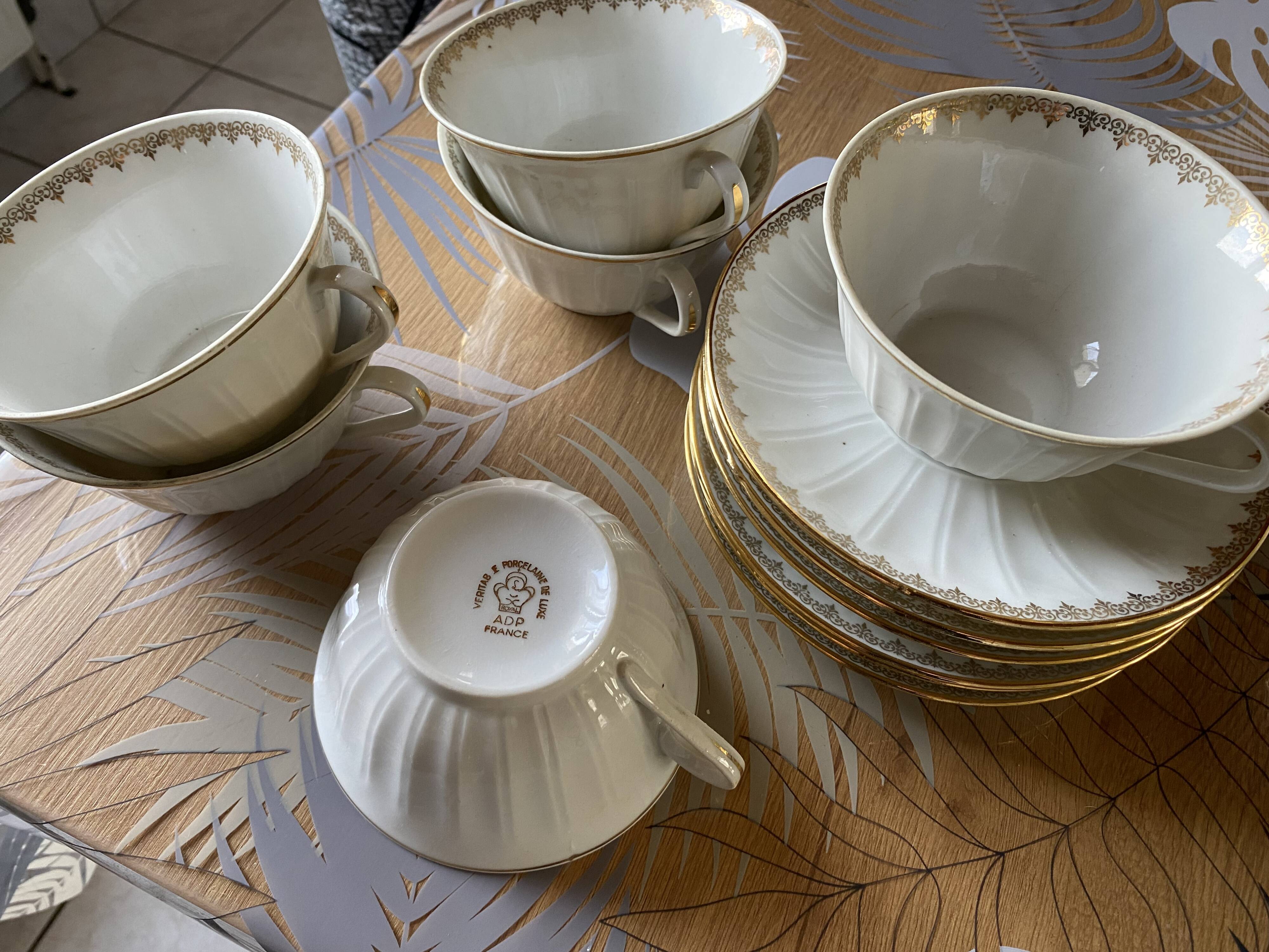 6 tasses et soucoupes porcelaine ADP France Royal de Luxe
