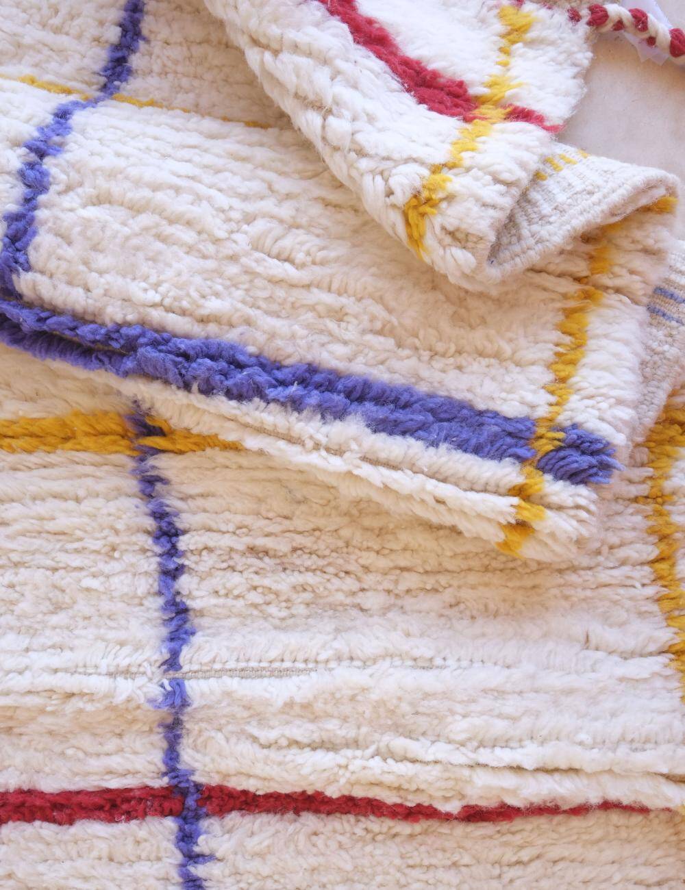 Modern Moroccan rug - 302 x 214 cm