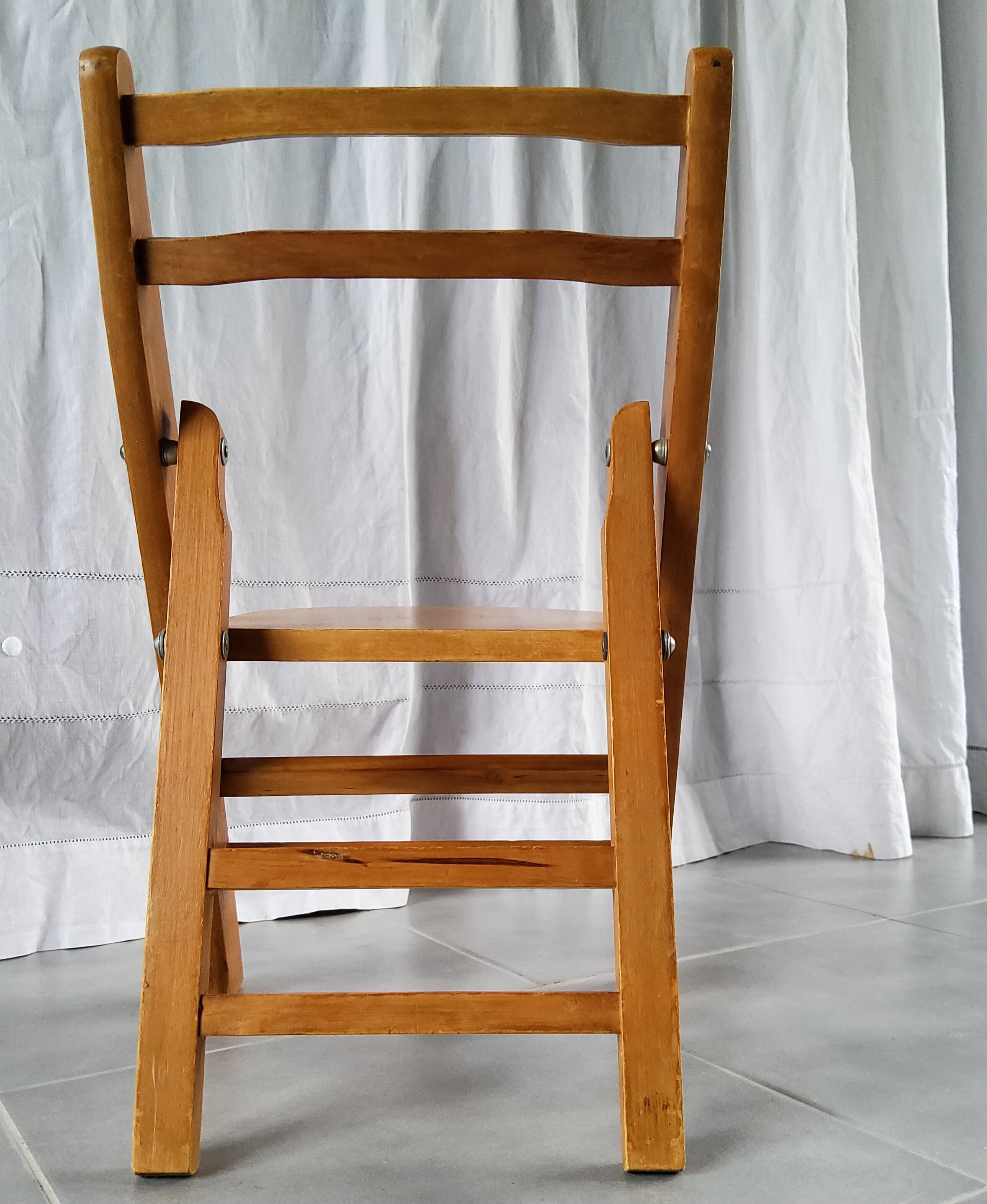 Children's folding chair