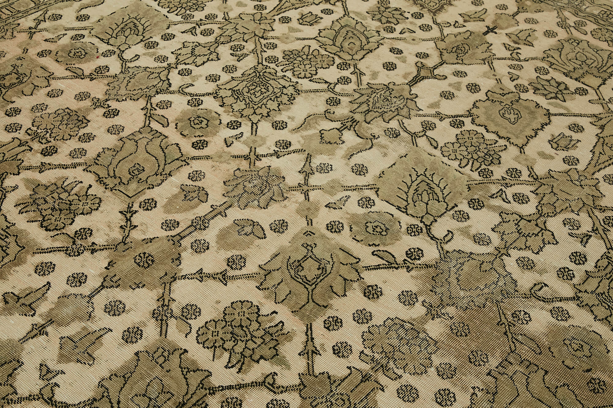 Hand-knotted anatolian antique 1970s 270 cm x 320 cm beige wool carpet