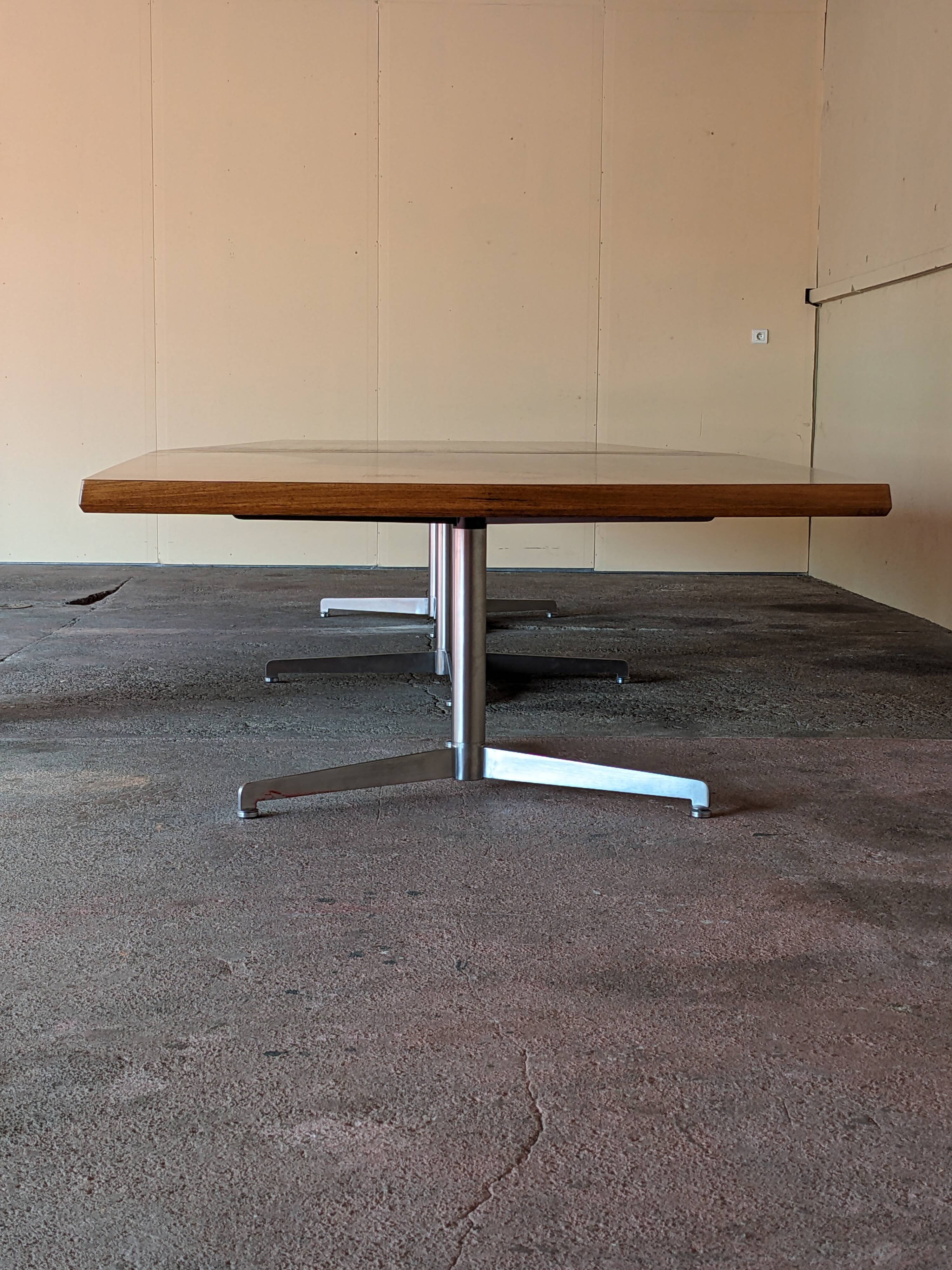 Rosewood conference table by Osvaldo Borsani for Tecno 1968