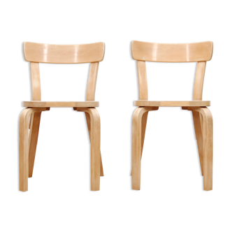 Pair of Scandinavian chairs, model 69