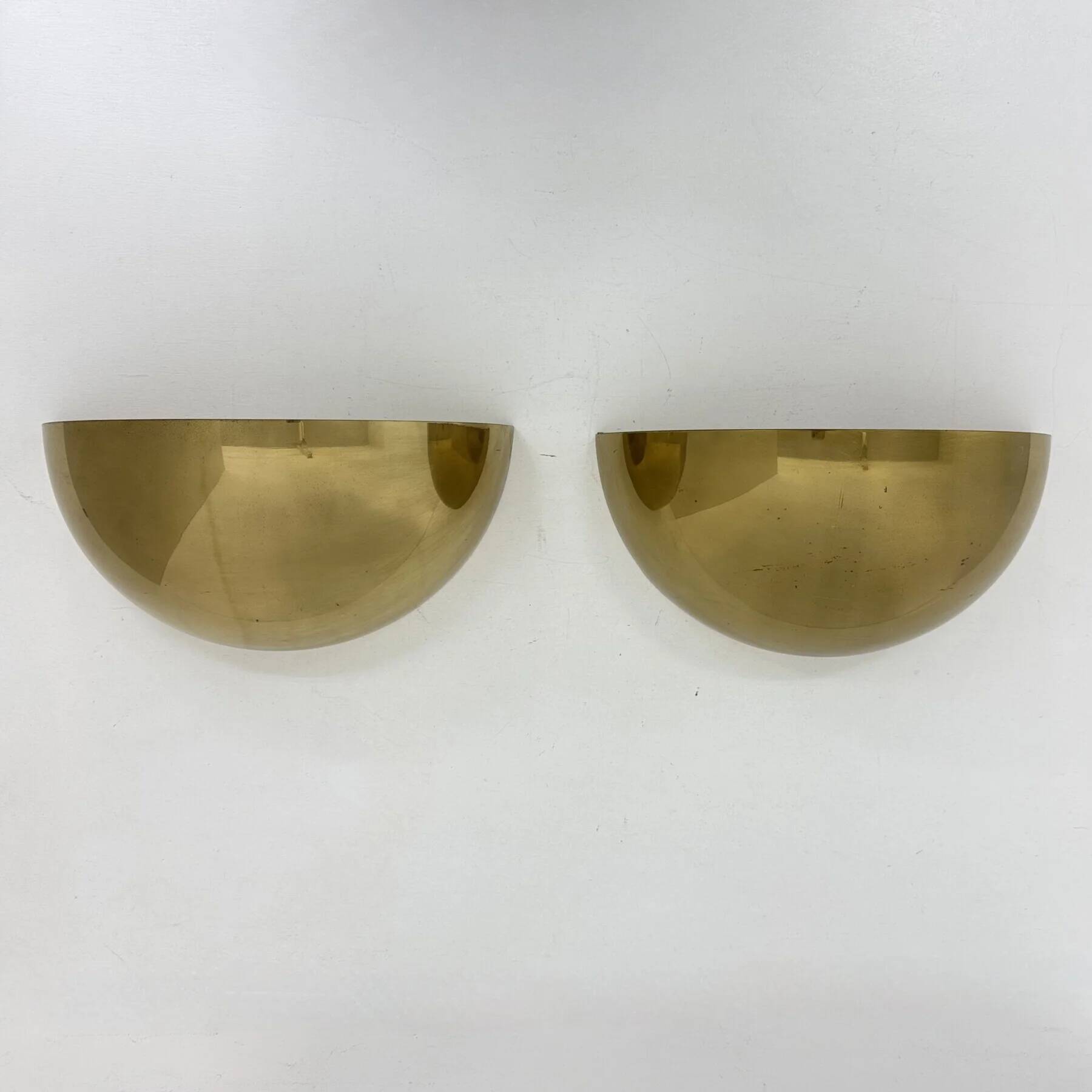 Mid-century pair of brass wall light sconces, 1970s