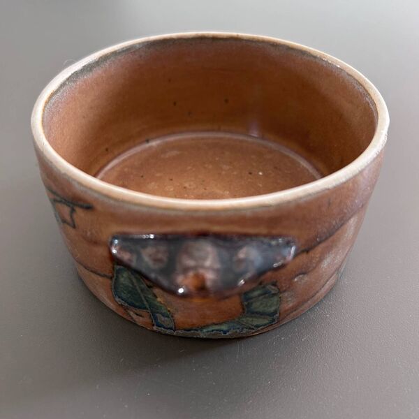 Coupe à oreilles signée HB Quimper Odetta