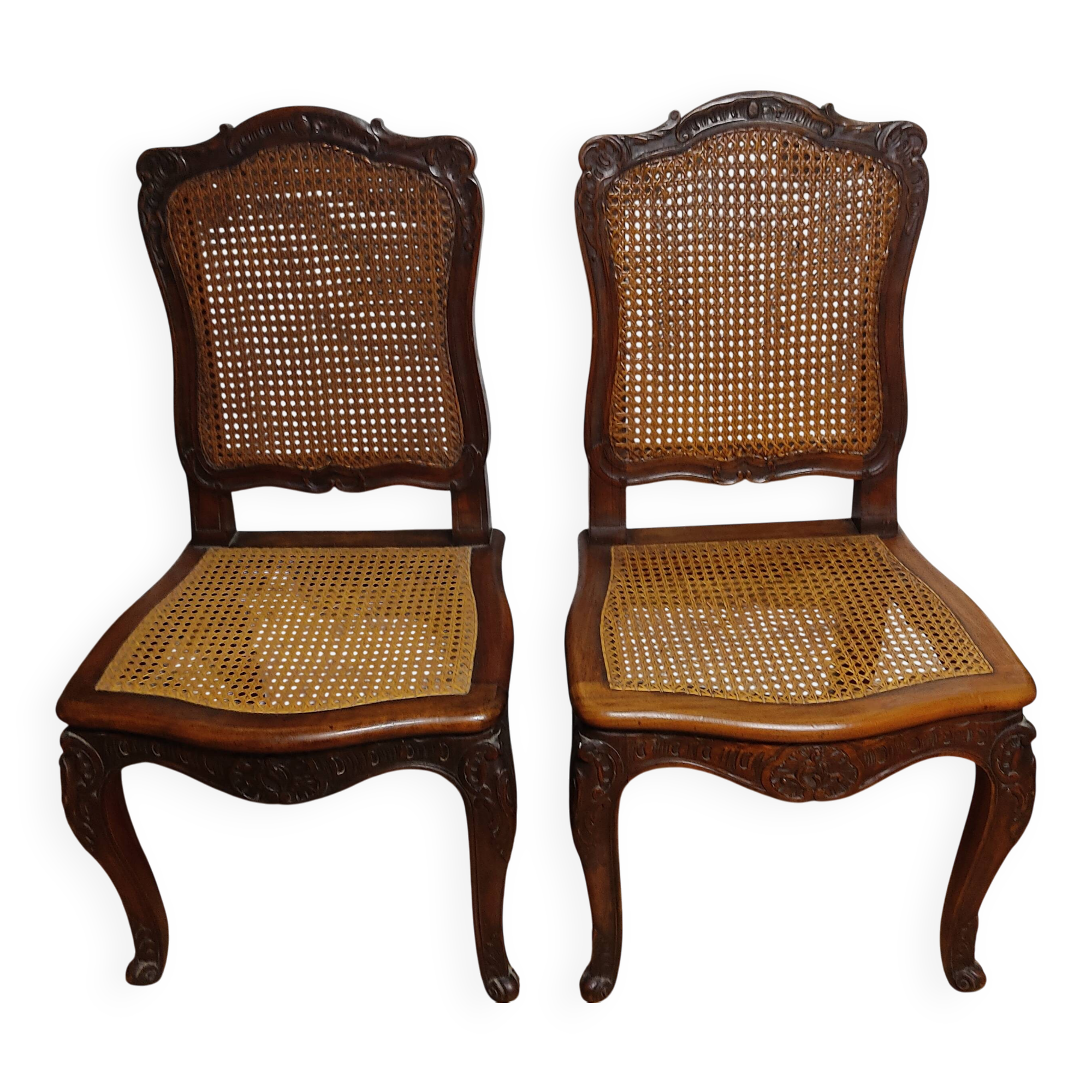 Chaises cannées noyer Louis XV
