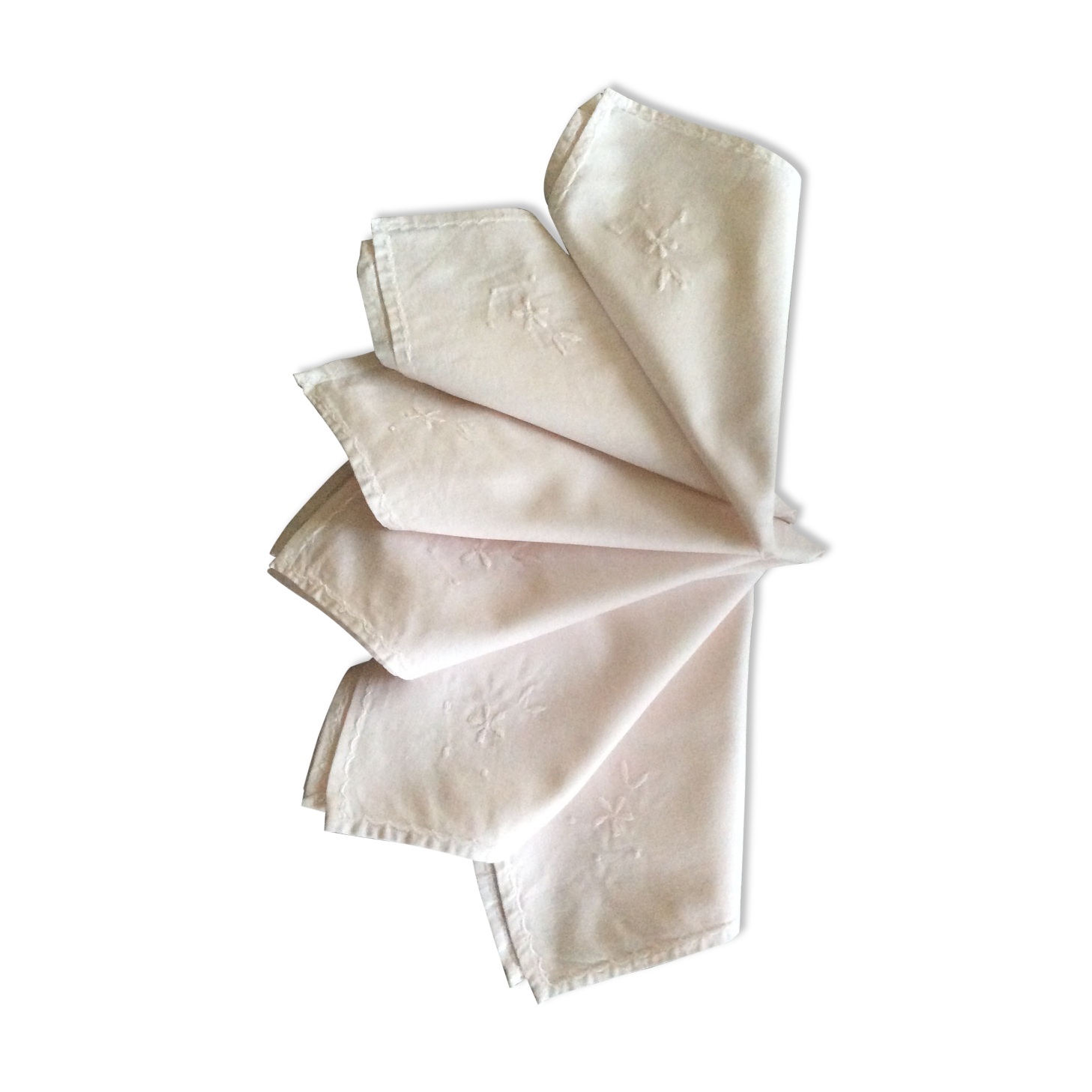 Napkins with embroidered flower