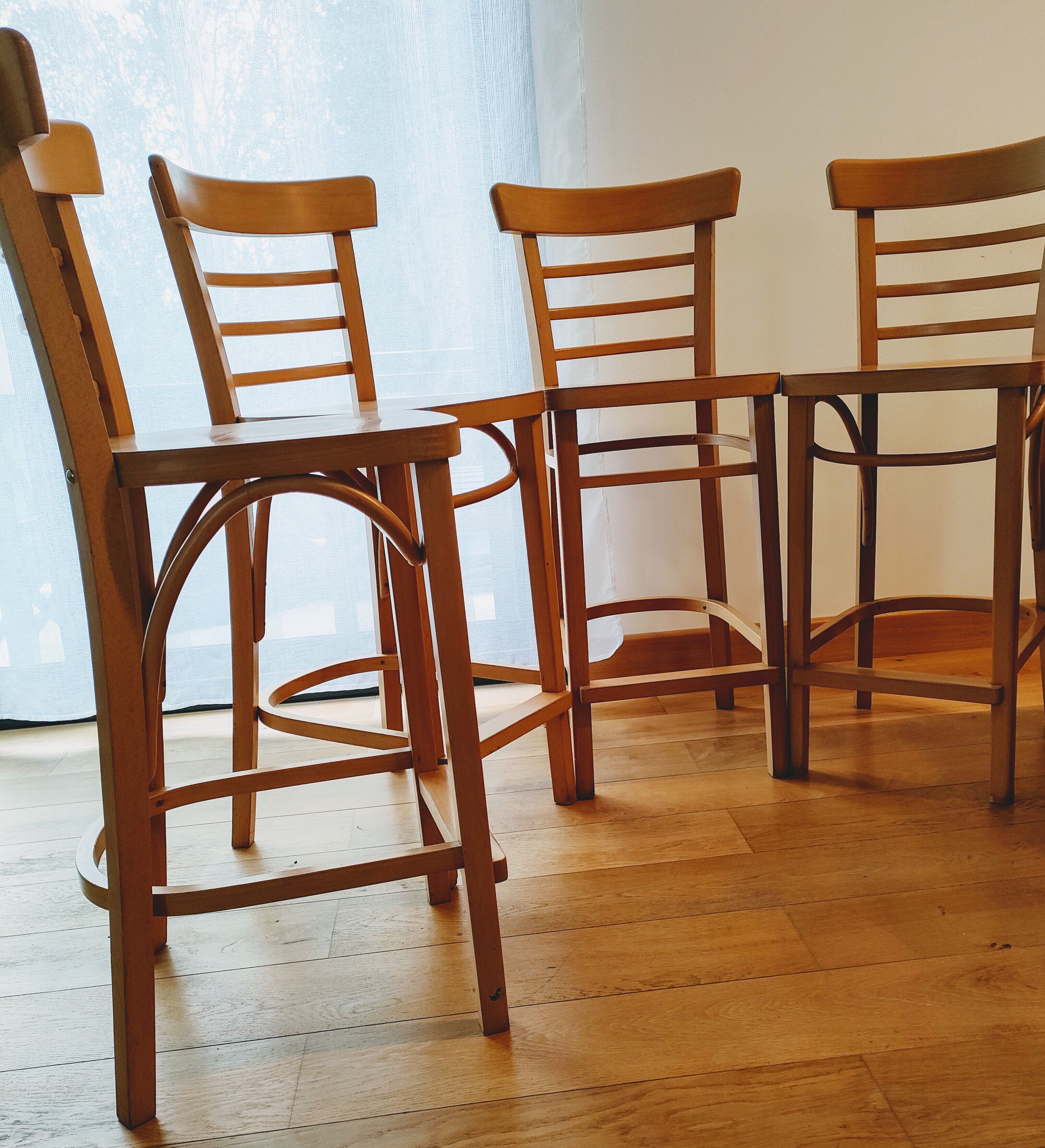 Lot 4 wooden bistro style high chairs