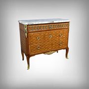 Commode Sauteuse en Marqueterie, style Transition Louis XV Louis XVI – Débu
