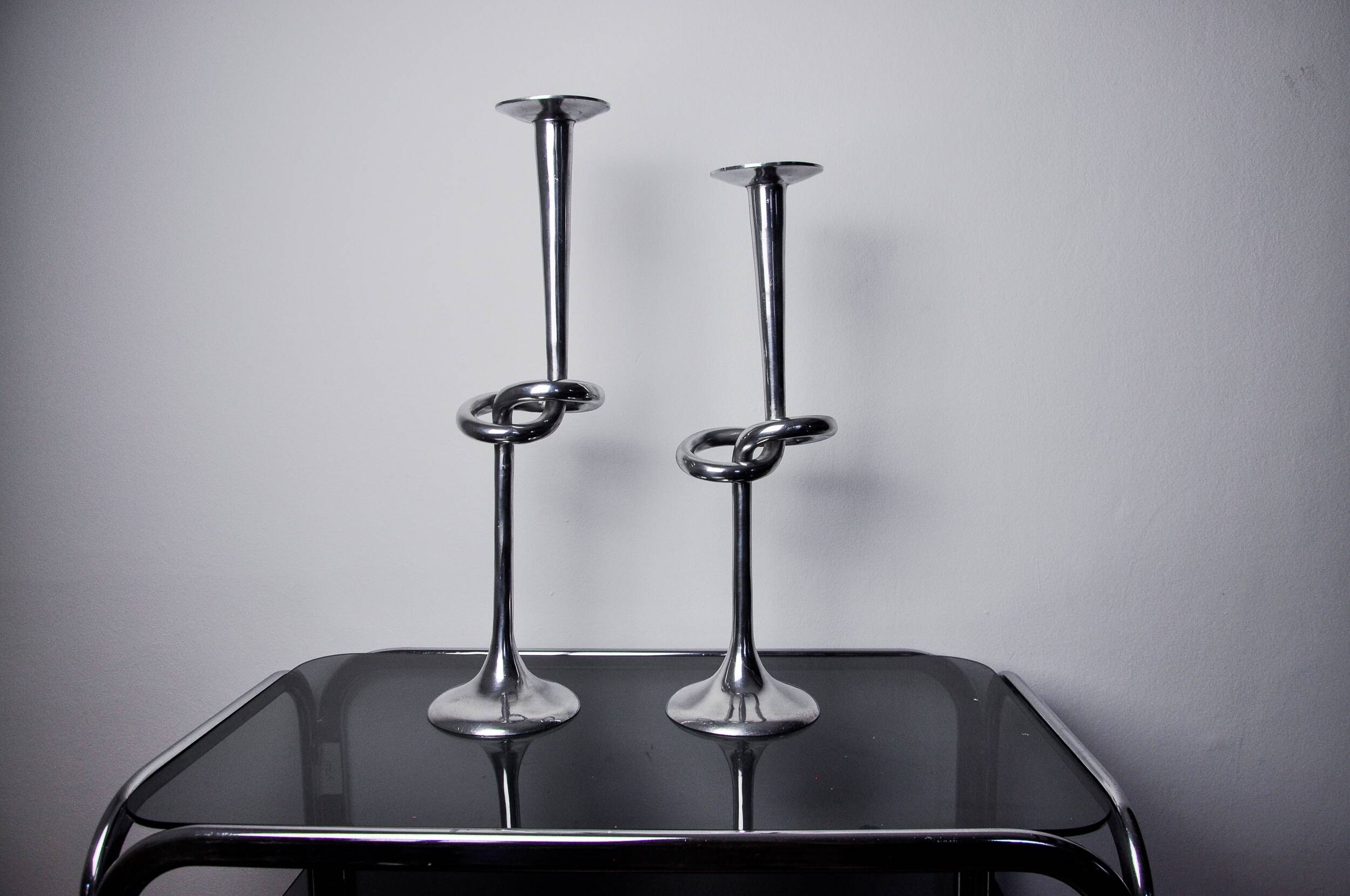 Pair of XL knotted candlesticks in aluminum, Italy, 1980