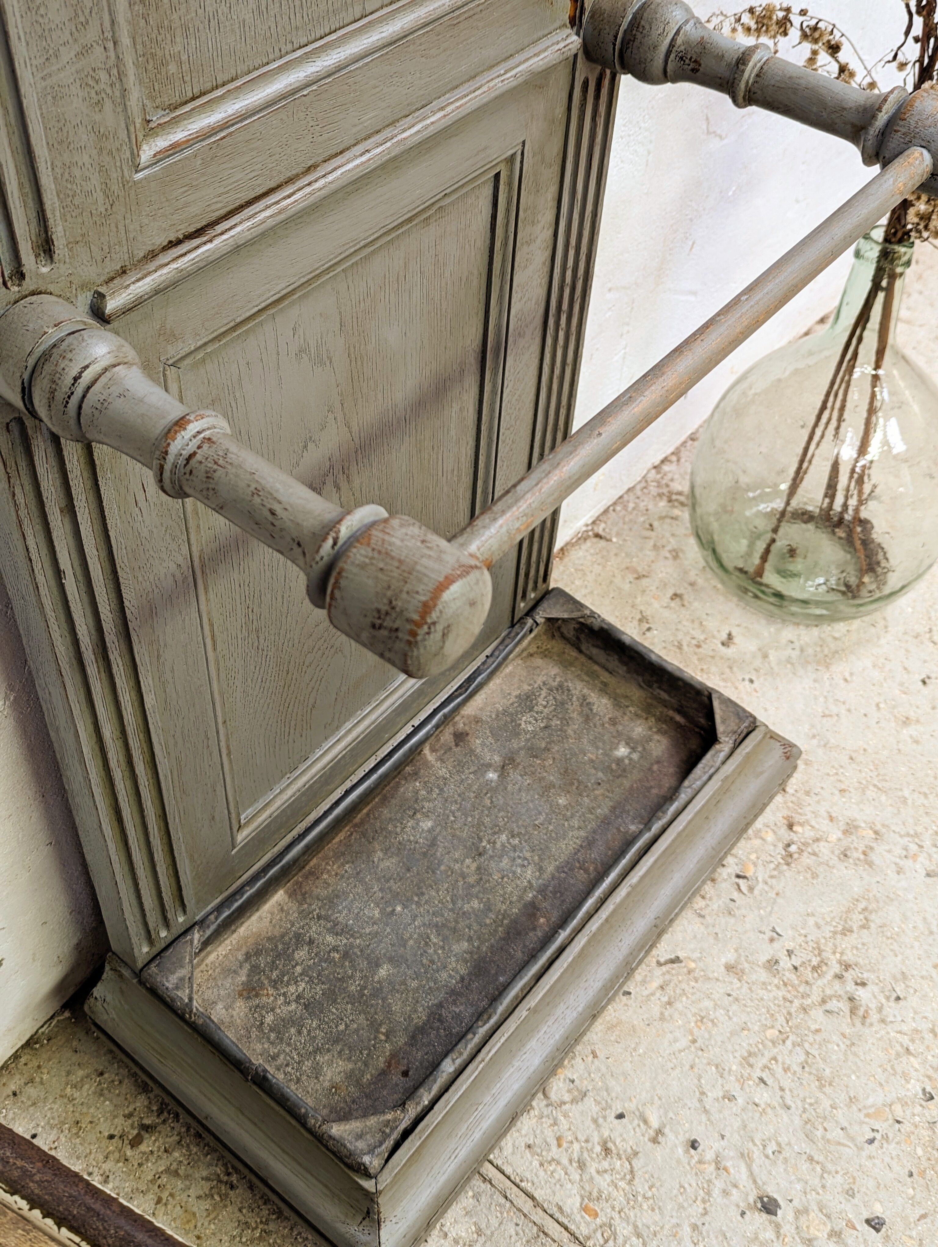 Cloaked coat rack wall oak patina shabby gustavien 1900 xix 19th
